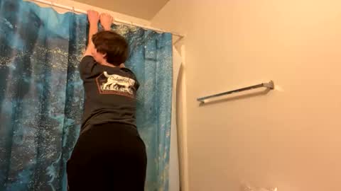 Snapshot of smalltshbigtits chatting on 01-15-26, 10:42 smalltshbigtits online show from 01-15-26, 10:42