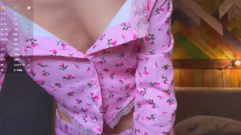 Snapshot of smart_eliz chatting on 12-20-25, 03:46 Elizabeth online show from 12-20-25, 03:46