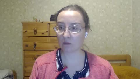 Snapshot of smart_rose chatting on 01-09-25, 05:00 smart_rose online show from 01-09-25, 05:00