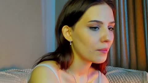 Snapshot of smile_forever_ chatting on 09-17-25, 10:28 Bella online show from 09-17-25, 10:28