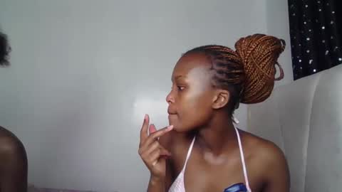 smiley luv1 online show from 01-09-26, 07:44