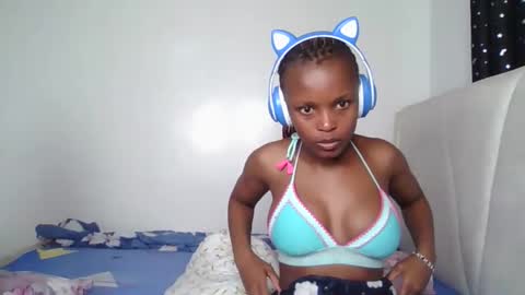 smiley luv1 online show from 01-12-26, 08:03