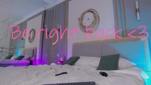 Snapshot of smiley_mia_ chatting on 02-05-25, 11:12 Mia online show from 02-05-25, 11:12