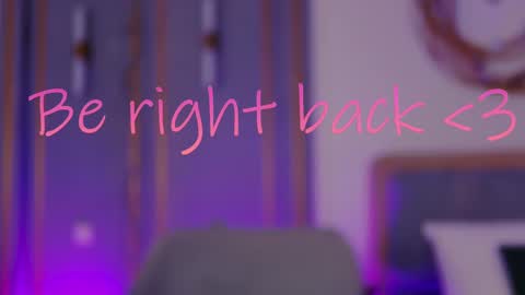 Snapshot of smiley_mia_ chatting on 02-10-25, 08:09 Mia online show from 02-10-25, 08:09