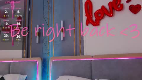 Snapshot of smiley_mia_ chatting on 02-19-25, 08:22 Mia online show from 02-19-25, 08:22