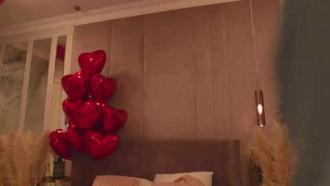 Mia online show from 02-22-26, 05:08