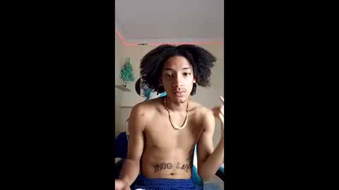 Snapshot of smith_66jr chatting on 12-18-25, 09:32 smitt jr online show from 12-18-25, 09:32