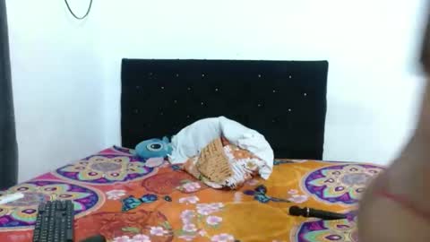 Snapshot of smith_and_mia chatting on 02-03-26, 12:53 Smith y Mia online show from 02-03-26, 12:53