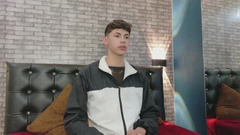 Snapshot of smith_luxe chatting on 03-26-26, 08:03 Smith online show from 03-26-26, 08:03