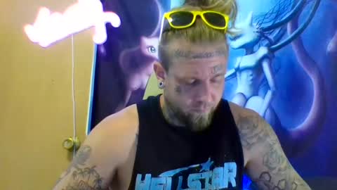 Snapshot of smokebluntafterblunt chatting on 06-19-26, 02:10 smoke online show from 06-19-26, 02:10
