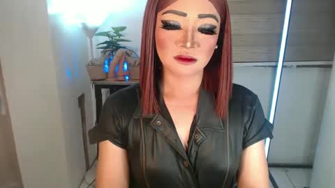 Amanda online show from 02-12-25, 01:06