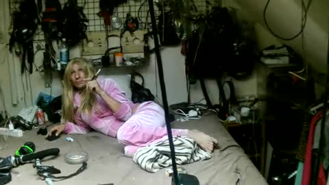 smokeslut365 online show from 07-31-26, 12:32
