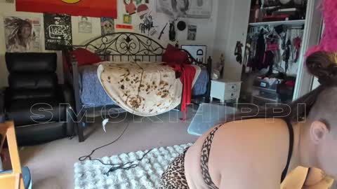 Snapshot of smokihippi chatting on 12-29-24, 07:53 Big Dawg online show from 12-29-24, 07:53