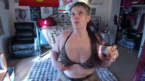 Snapshot of smokihippi chatting on 01-02-25, 09:39 Big Dawg online show from 01-02-25, 09:39