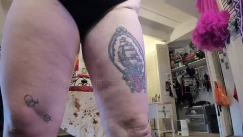 Snapshot of smokihippi chatting on 02-04-25, 07:33 Big Dawg online show from 02-04-25, 07:33