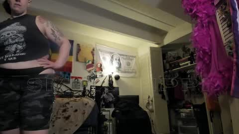 Snapshot of smokihippi chatting on 02-11-25, 08:26 Big Dawg online show from 02-11-25, 08:26