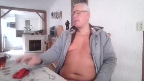 smoothy5460 online show from 12-04-24, 08:45