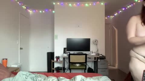 Snapshot of smutship chatting on 11-17-25, 05:41 smutship online show from 11-17-25, 05:41