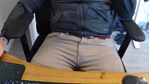 Sneakybill online show from 03-11-26, 07:25