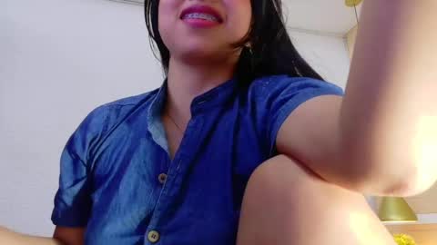 Snapshot of sneakyy_fantasy chatting on 03-06-25, 08:08 Hellen  online show from 03-06-25, 08:08