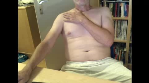 sneaxfreund online show from 06-24-26, 12:31