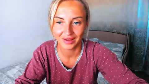 Snapshot of snezanablond chatting on 07-01-26, 06:18 Sneja online show from 07-01-26, 06:18