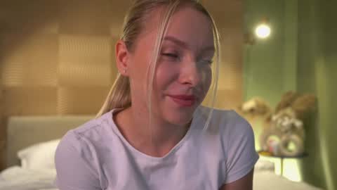 Candice Snow online show from 12-11-24, 02:22