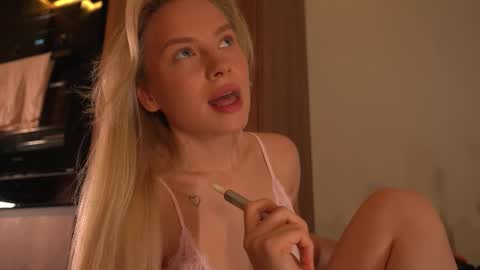 Candice Snow online show from 03-26-26, 04:56