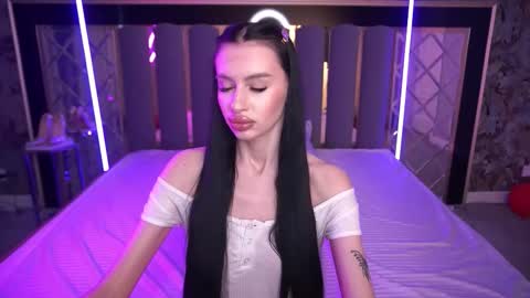 snow_whiteeex online show from 03-21-26, 06:51