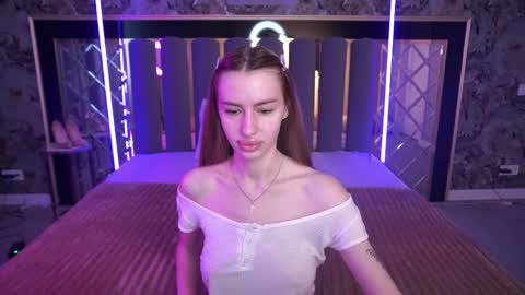 snow_whiteeex online show from 05-16-26, 05:48