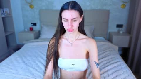 snow_whiteeex online show from 06-08-26, 04:13
