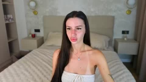 snow_whiteeex online show from 07-15-26, 05:23