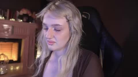 Ellie online show from 07-09-26, 05:33