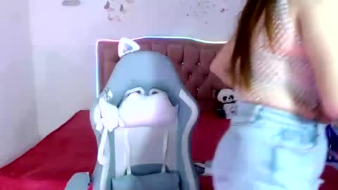 snowhot_69 online show from 06-17-26, 09:01