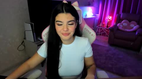 snowingwinter online show from 10-21-25, 07:47