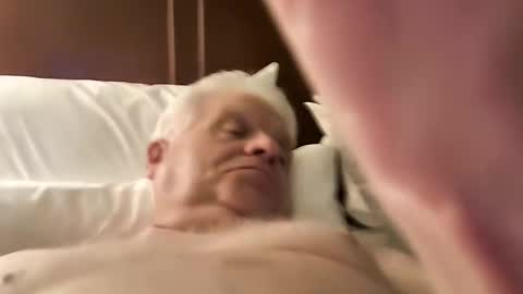 Snapshot of snowman9662 chatting on 11-04-25, 05:28 snowman9662 online show from 11-04-25, 05:28