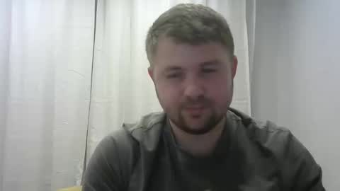 Snapshot of snowyqred chatting on 03-09-26, 07:07 Arthur online show from 03-09-26, 07:07