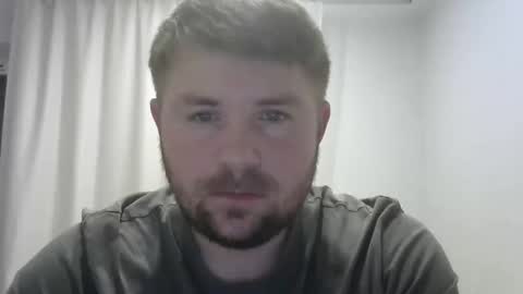 Snapshot of snowyqred chatting on 03-16-26, 07:40 Arthur online show from 03-16-26, 07:40