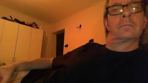 Snapshot of snub71 chatting on 02-23-25, 07:17 snub71 online show from 02-23-25, 07:17