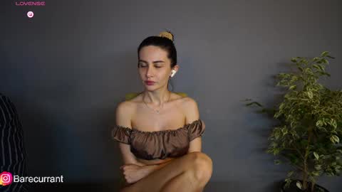 Snapshot of sochnogirls chatting on 02-20-25, 01:36 Yesenia online show from 02-20-25, 01:36