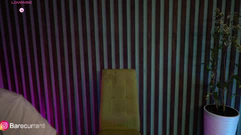 Snapshot of sochnogirls chatting on 10-27-25, 08:46 Yesenia online show from 10-27-25, 08:46