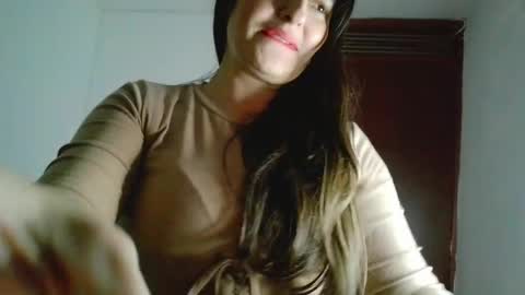Snapshot of soffi_betacur chatting on 04-16-26, 04:13 Soffi Betacur online show from 04-16-26, 04:13