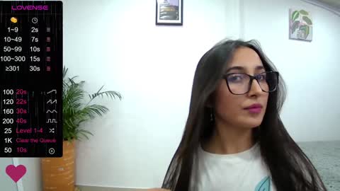 Snapshot of soffi_rousel_ chatting on 02-06-25, 06:46 soffi_rousel_ online show from 02-06-25, 06:46