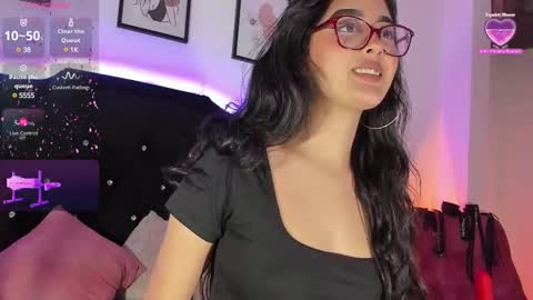 Snapshot of soffi_sweet1 chatting on 02-19-25, 04:12 Danna online show from 02-19-25, 04:12