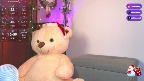 Snapshot of soffimoon_ chatting on 12-30-24, 02:53 IG Soffimoon I THANK YOU FOR LEAVING YOUR FOLLOW online show from 12-30-24, 02:53