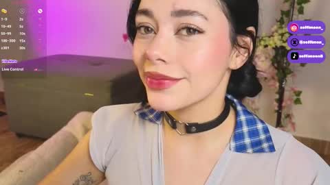 Snapshot of soffimoon_ chatting on 10-11-25, 02:44 IG Soffimoon I THANK YOU FOR LEAVING YOUR FOLLOW online show from 10-11-25, 02:44