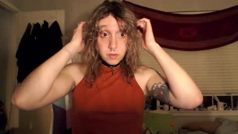 Snapshot of soffpurr chatting on 11-08-25, 08:36 Lilytea online show from 11-08-25, 08:36