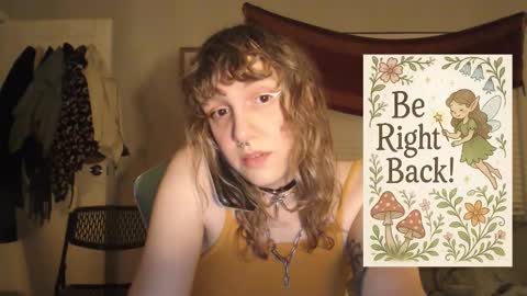 Snapshot of soffpurr chatting on 12-16-25, 12:15 Lilytea online show from 12-16-25, 12:15