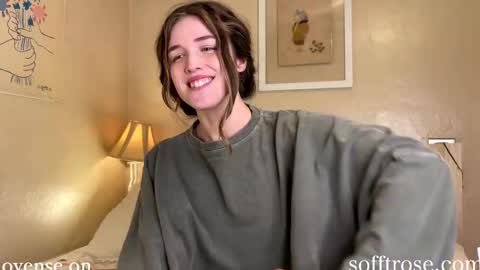 Snapshot of sofftrose chatting on 01-31-25, 04:14 Julia    online show from 01-31-25, 04:14