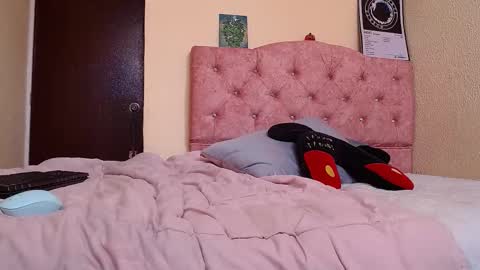 Soffy Moore online show from 01-09-26, 05:59